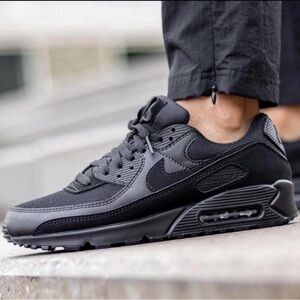 EUC Nike air max 90 - mens